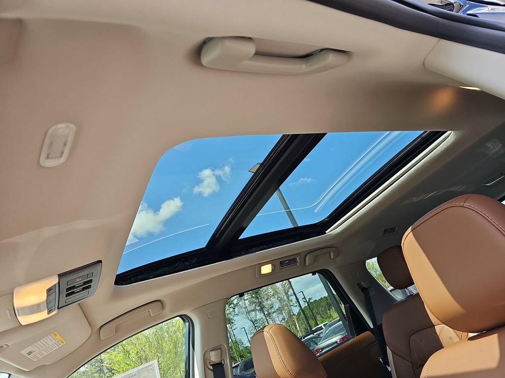 New 2026 Nissan Pathfinder Platinum FWD image 34