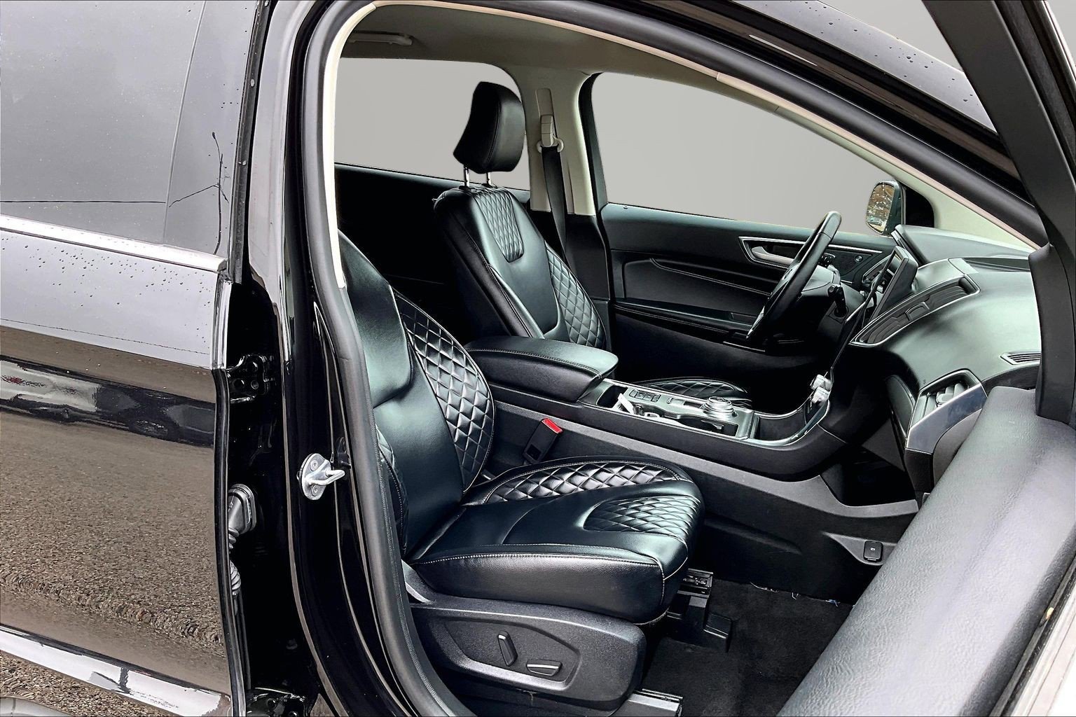 Used 2024 Ford Edge Titanium AWD/4WD image 7