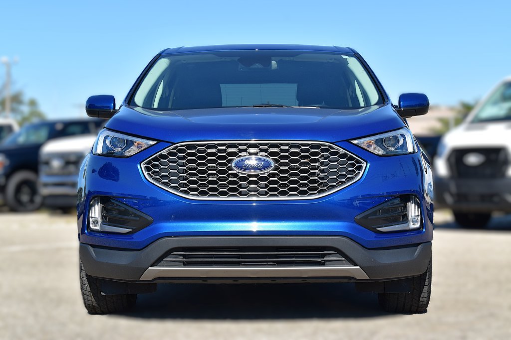 Certified 2024 Ford Edge SEL w/ Convenience Package AWD/4WD image 2