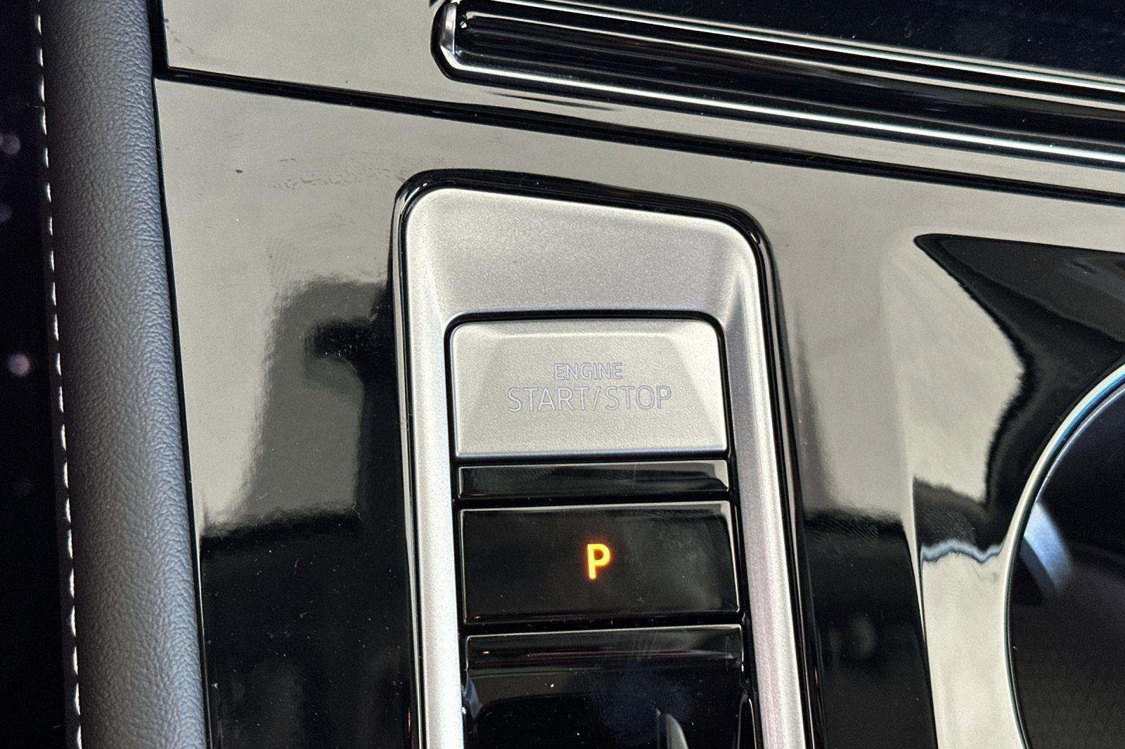 New 2026 Volkswagen Atlas SE w/ Panoramic Sunroof Package image 22