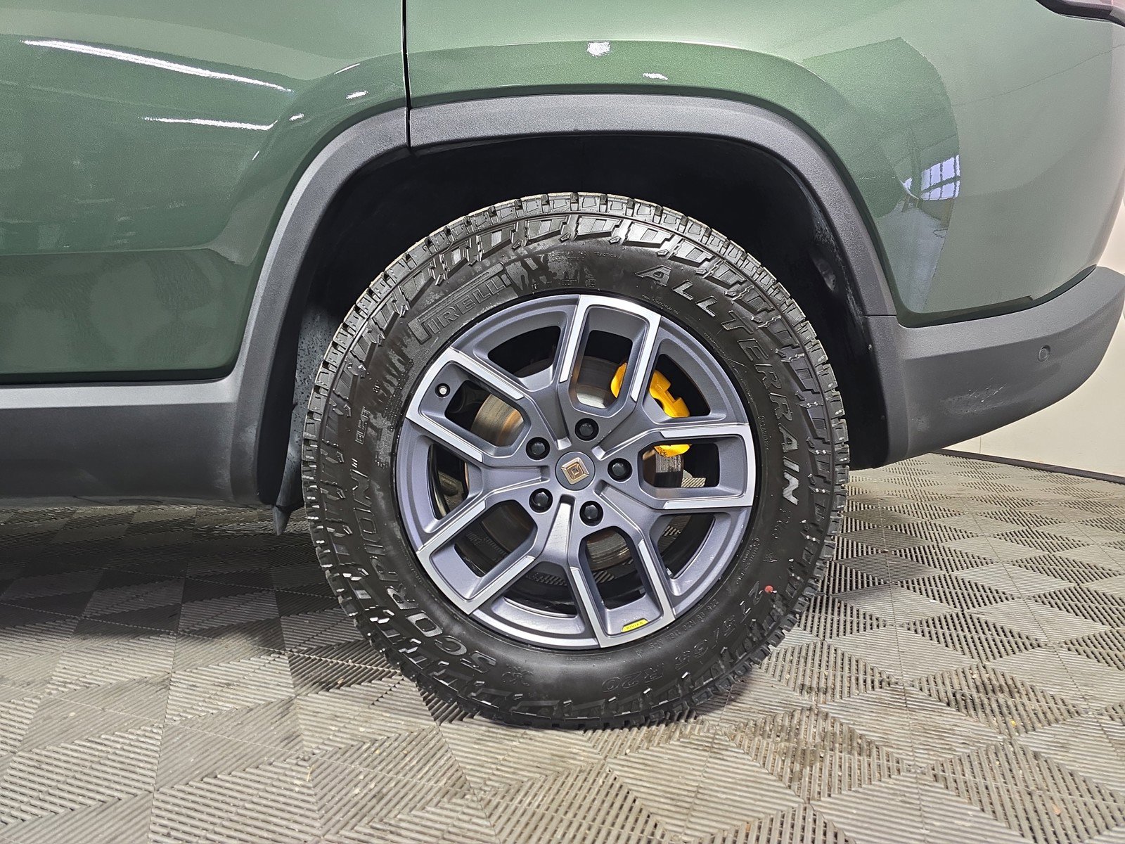 Used 2022 Rivian R1S Launch Edition image 10