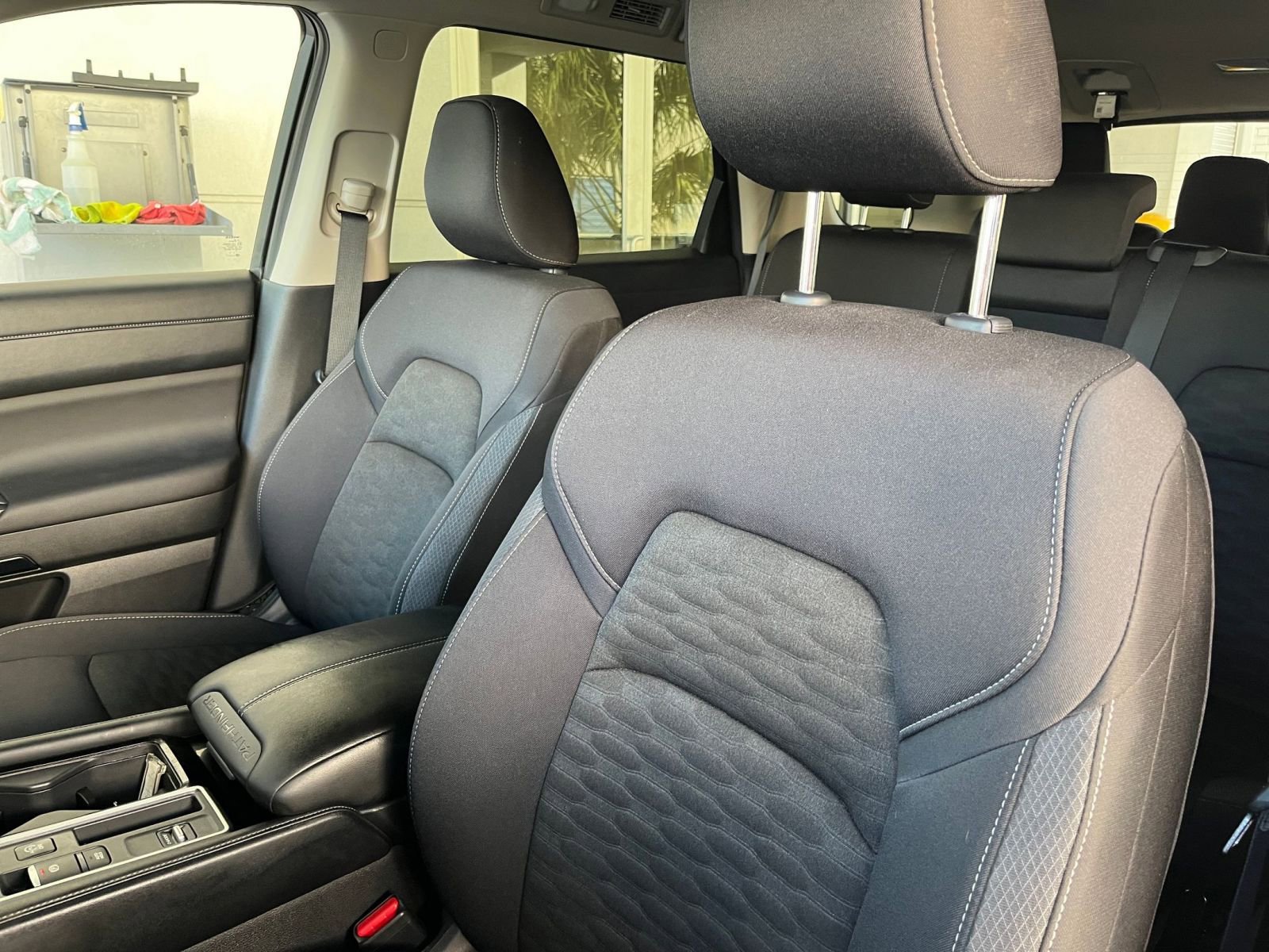 Used 2025 Nissan Pathfinder SV image 37