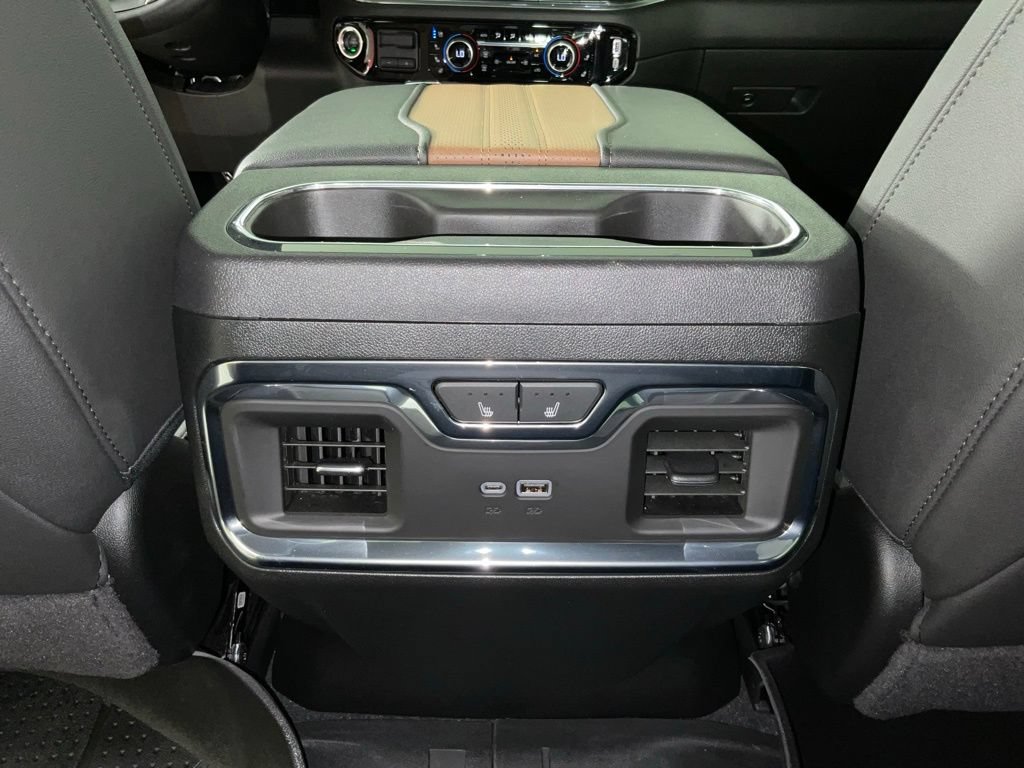 Used 2024 Chevrolet Silverado 1500 High Country AWD/4WD image 18