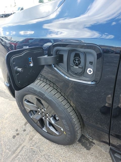 New 2025 Ford F150 Lightning Flash image 19