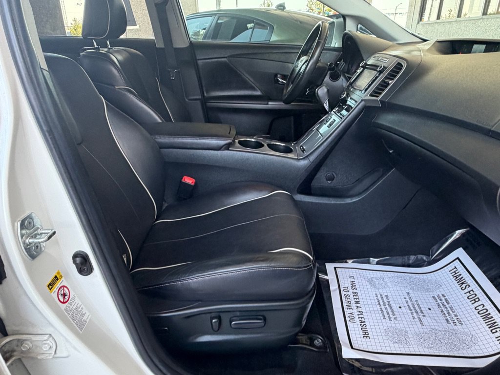 Used 2013 Toyota Venza XLE w/ XLE Premium Pkg AWD/4WD image 32