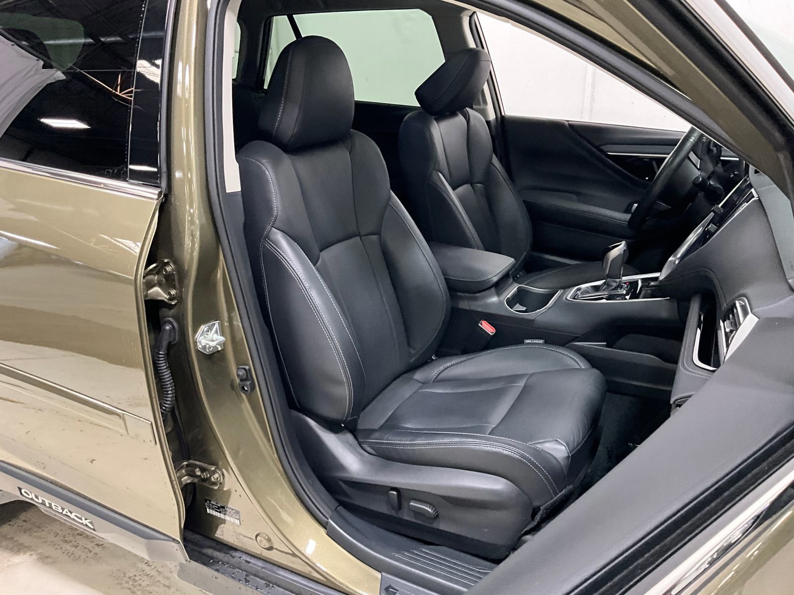 Used 2023 Subaru Outback Touring XT image 9