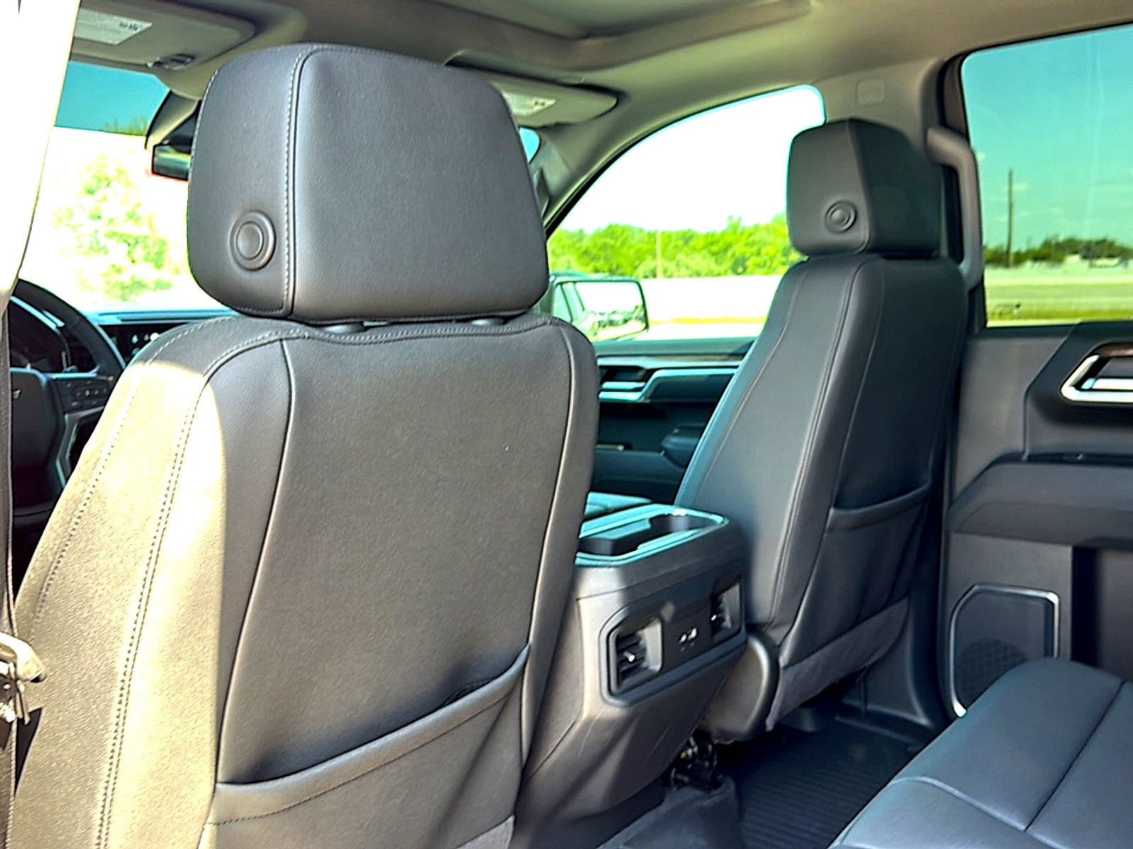 Used 2025 Chevrolet Silverado 1500 LT Trail Boss w/ Convenience Package II AWD/4WD image 18
