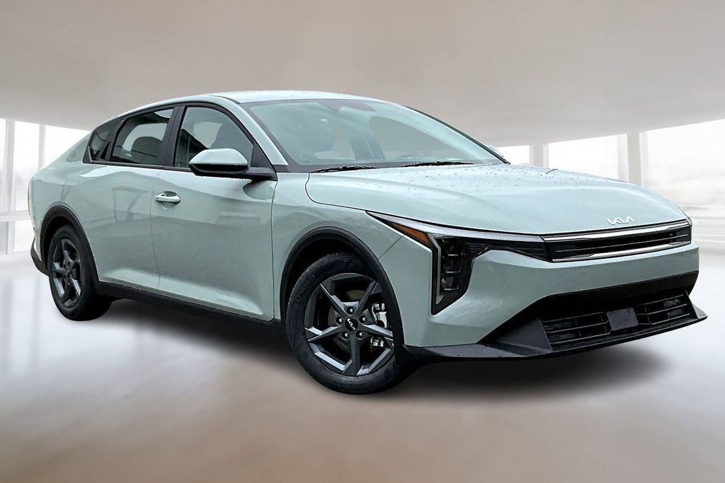 New 2026 Kia K4 LXS FWD image 2