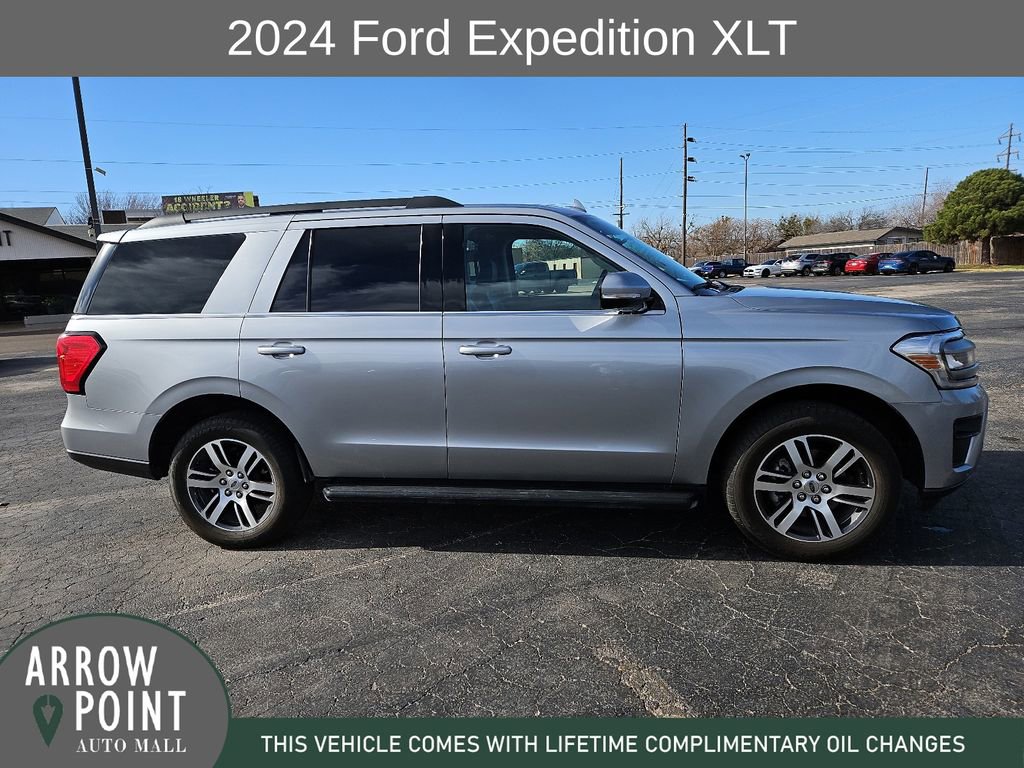 Used 2024 Ford Expedition XLT image 13