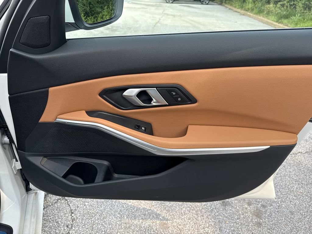 Used 2025 BMW 330i xDrive Sedan w/ Convenience Package image 30