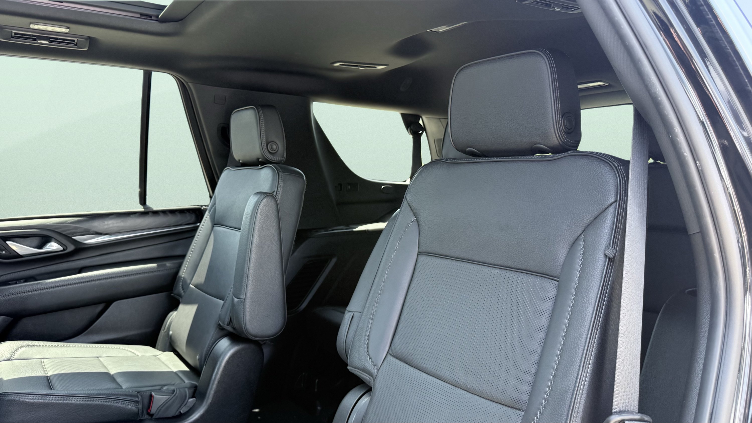 Used 2023 GMC Yukon Denali AWD/4WD image 34