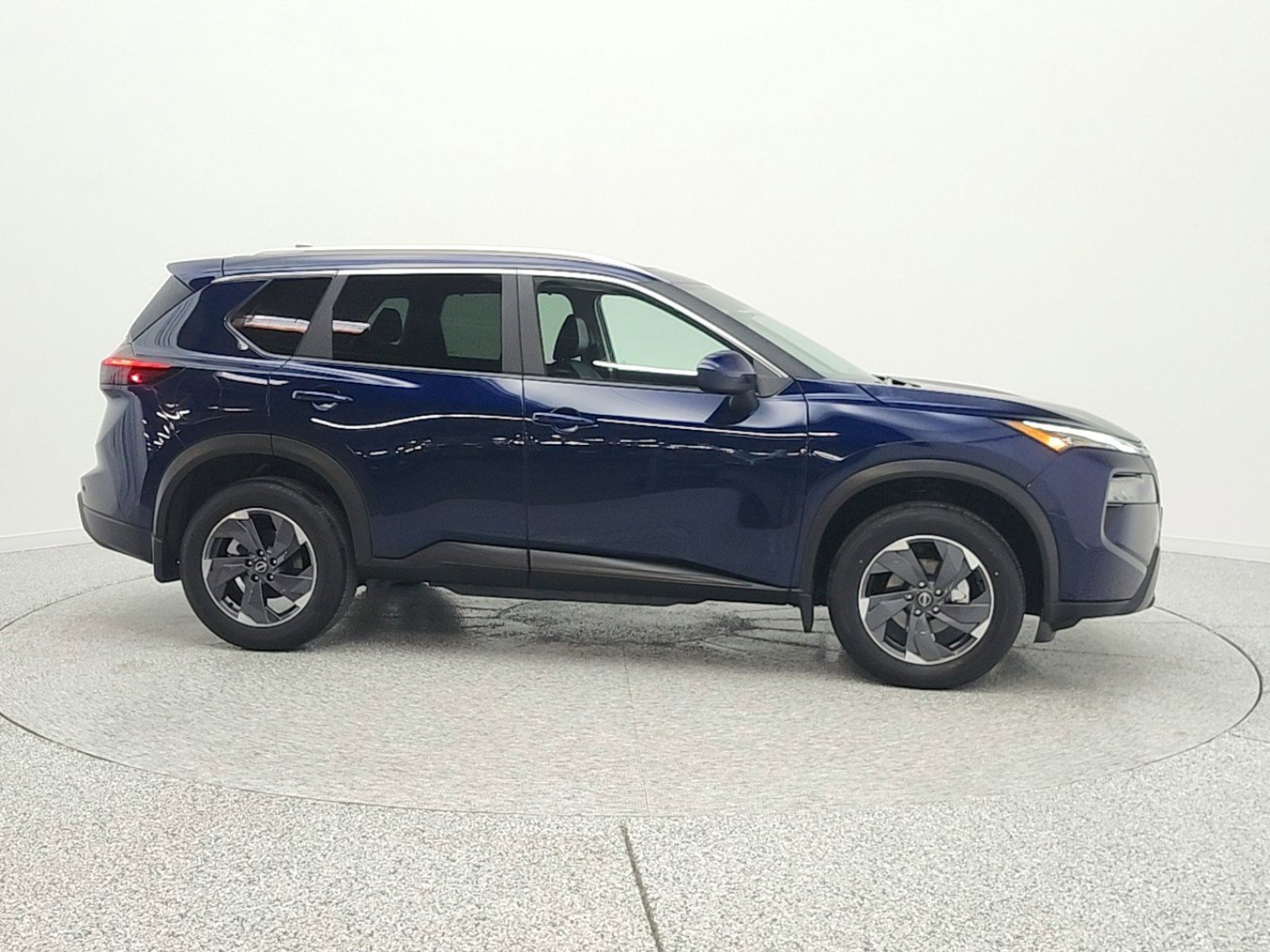 Used 2026 Nissan Rogue SV w/ SV Premium Package FWD image 4