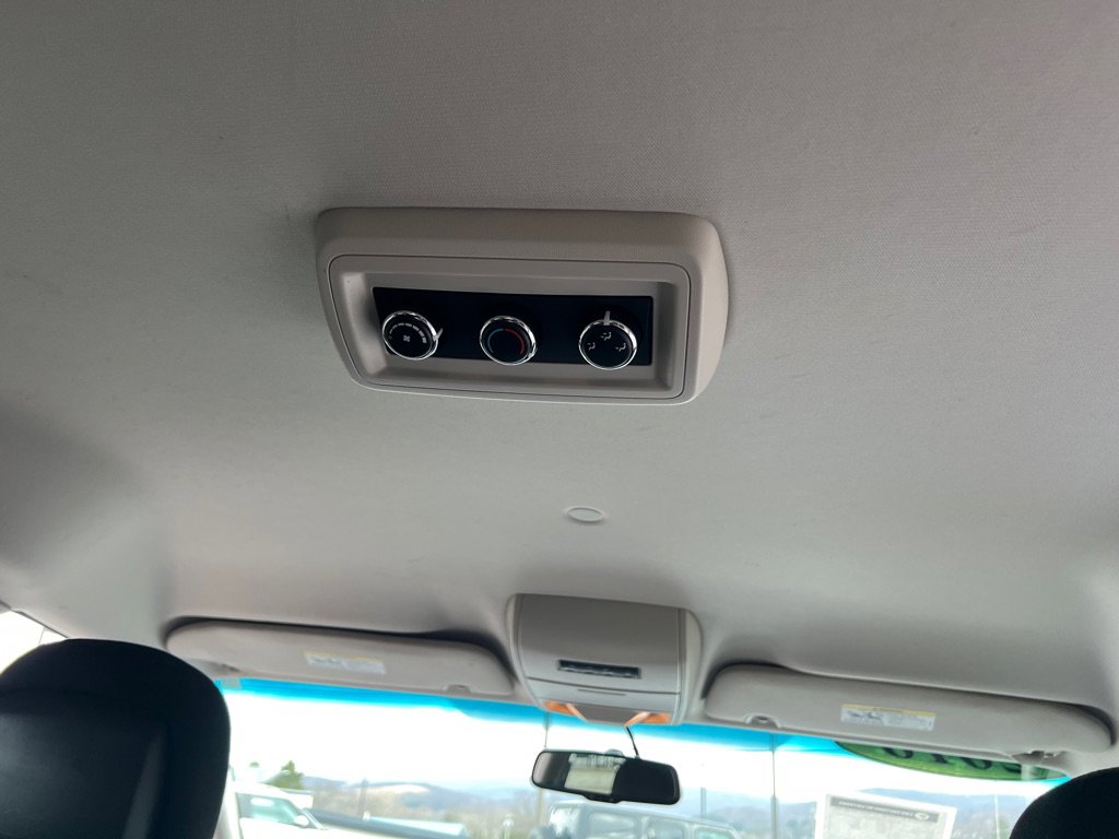 Used 2016 Dodge Grand Caravan SXT w/ UConnect Hands-Free Group image 19