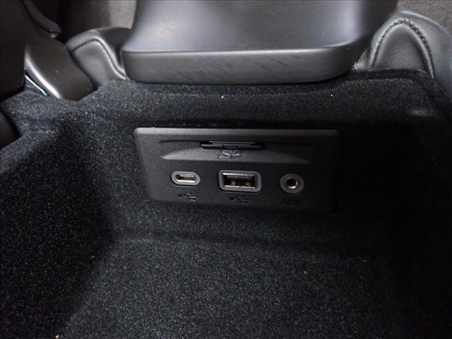 Used 2023 Chevrolet Corvette Stingray Coupe w/ Z51 Performance Package image 21