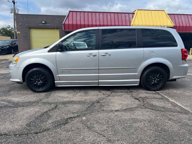 Used 2011 Dodge Grand Caravan Express w/ PWR Window Group FWD image 5