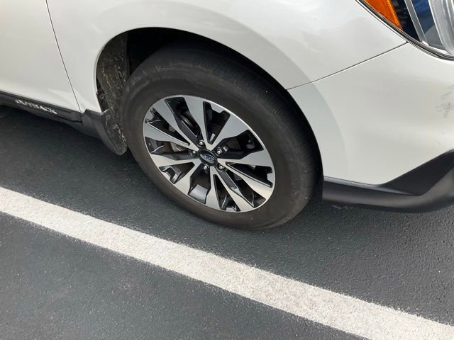 Used 2016 Subaru Outback 2.5i Limited AWD/4WD image 2