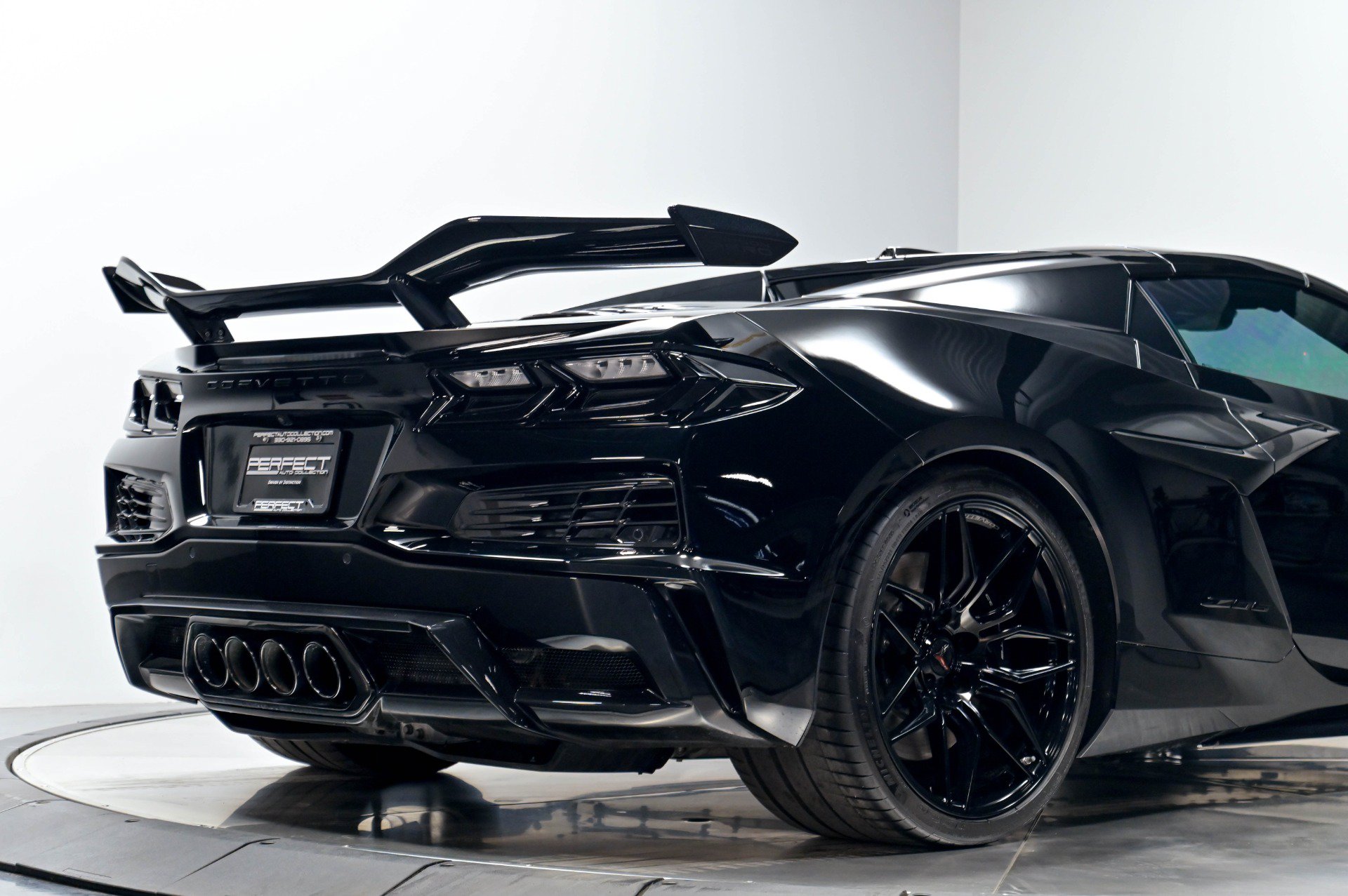 Used 2025 Chevrolet Corvette Z06 RWD image 23