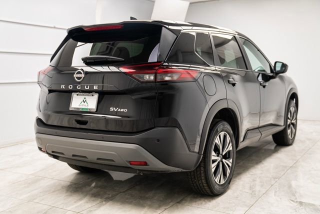 Used 2023 Nissan Rogue SV image 9