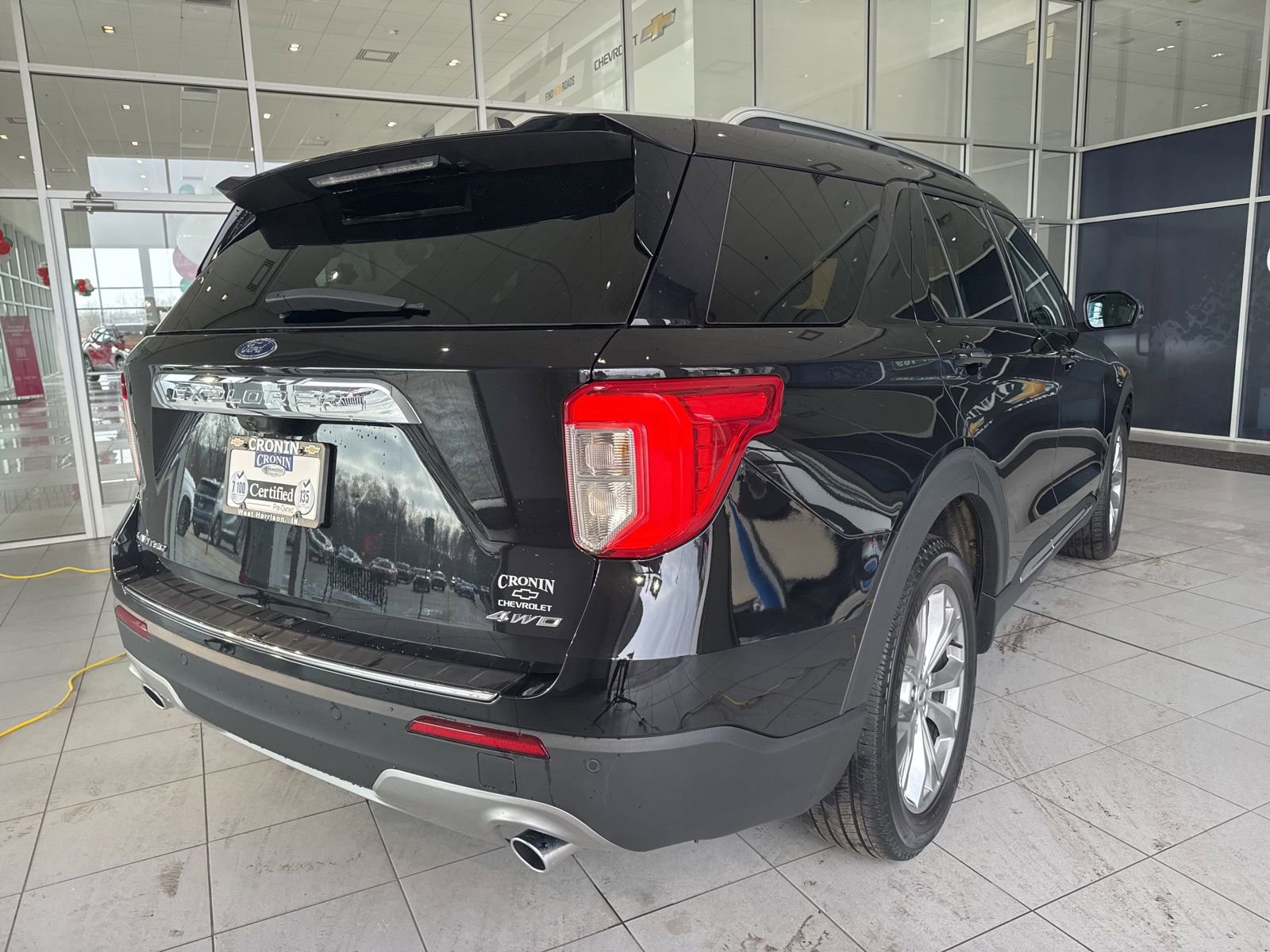 Used 2023 Ford Explorer Limited w/ Equipment Group 301A image 4