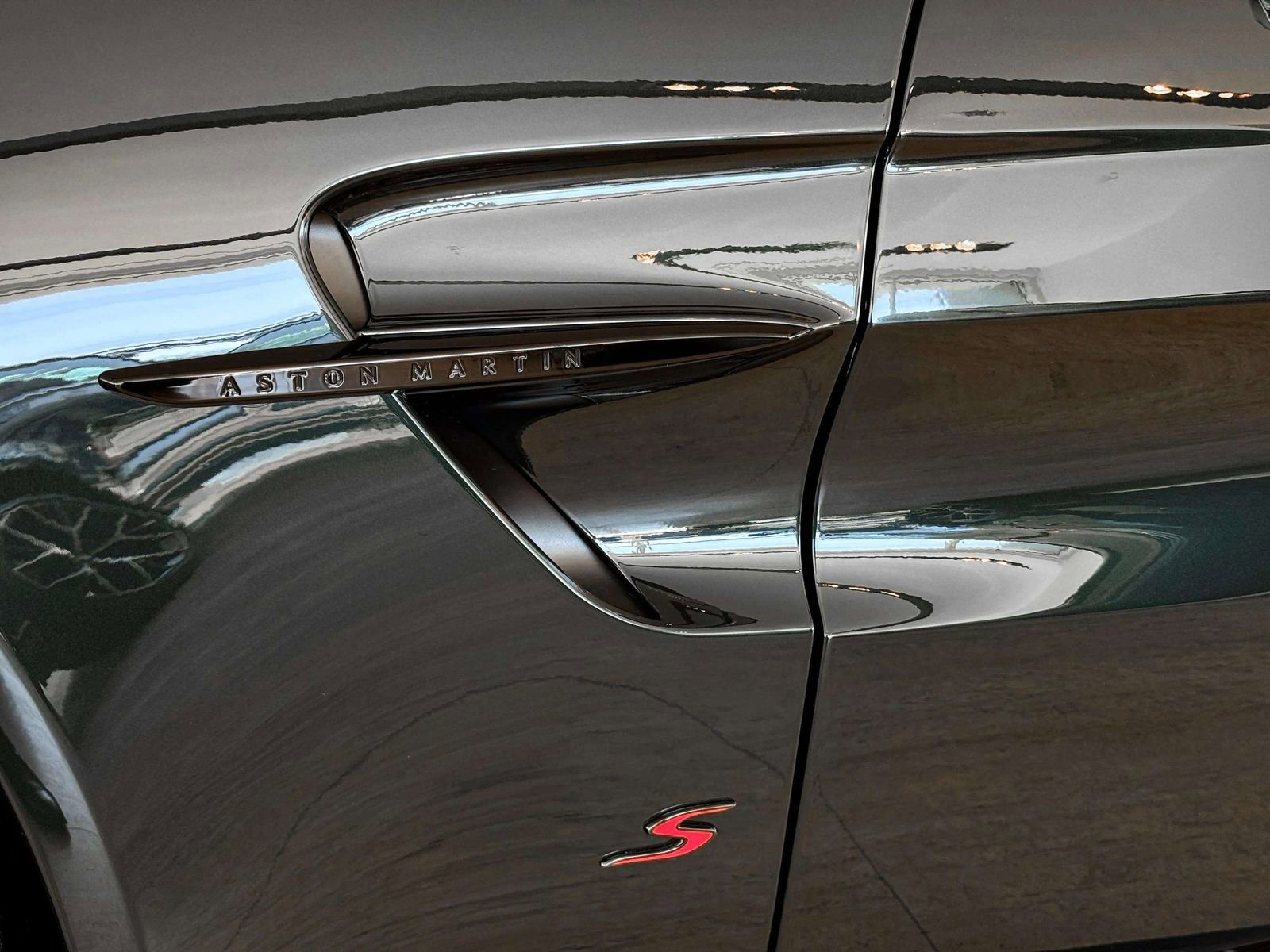 New 2026 Aston Martin V8 Vantage S image 10