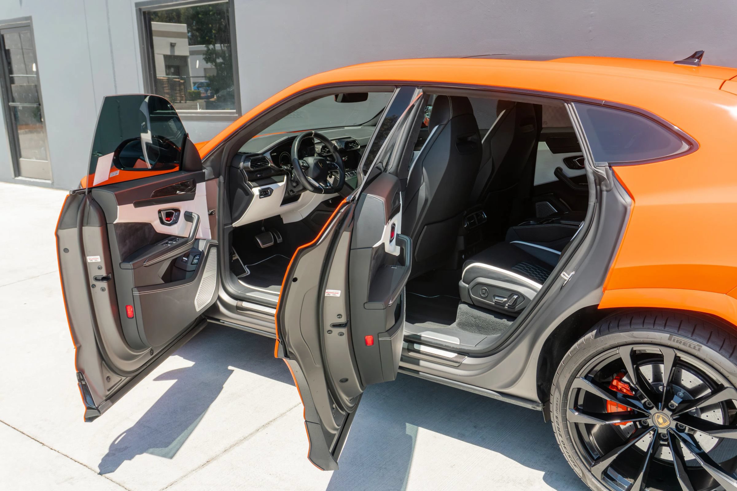 Used 2023 Lamborghini Urus S AWD/4WD image 45