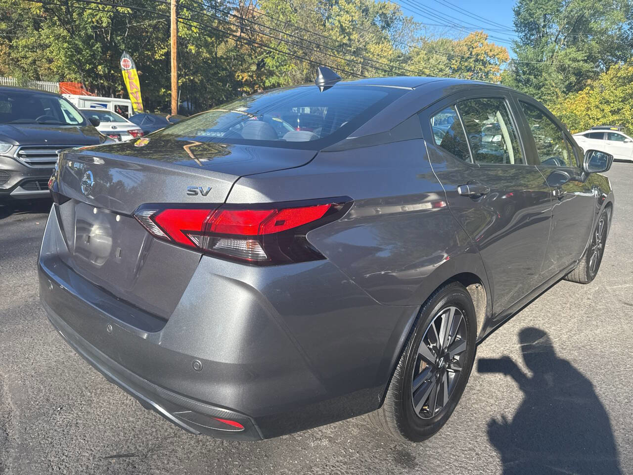 Used 2021 Nissan Versa SV image 5