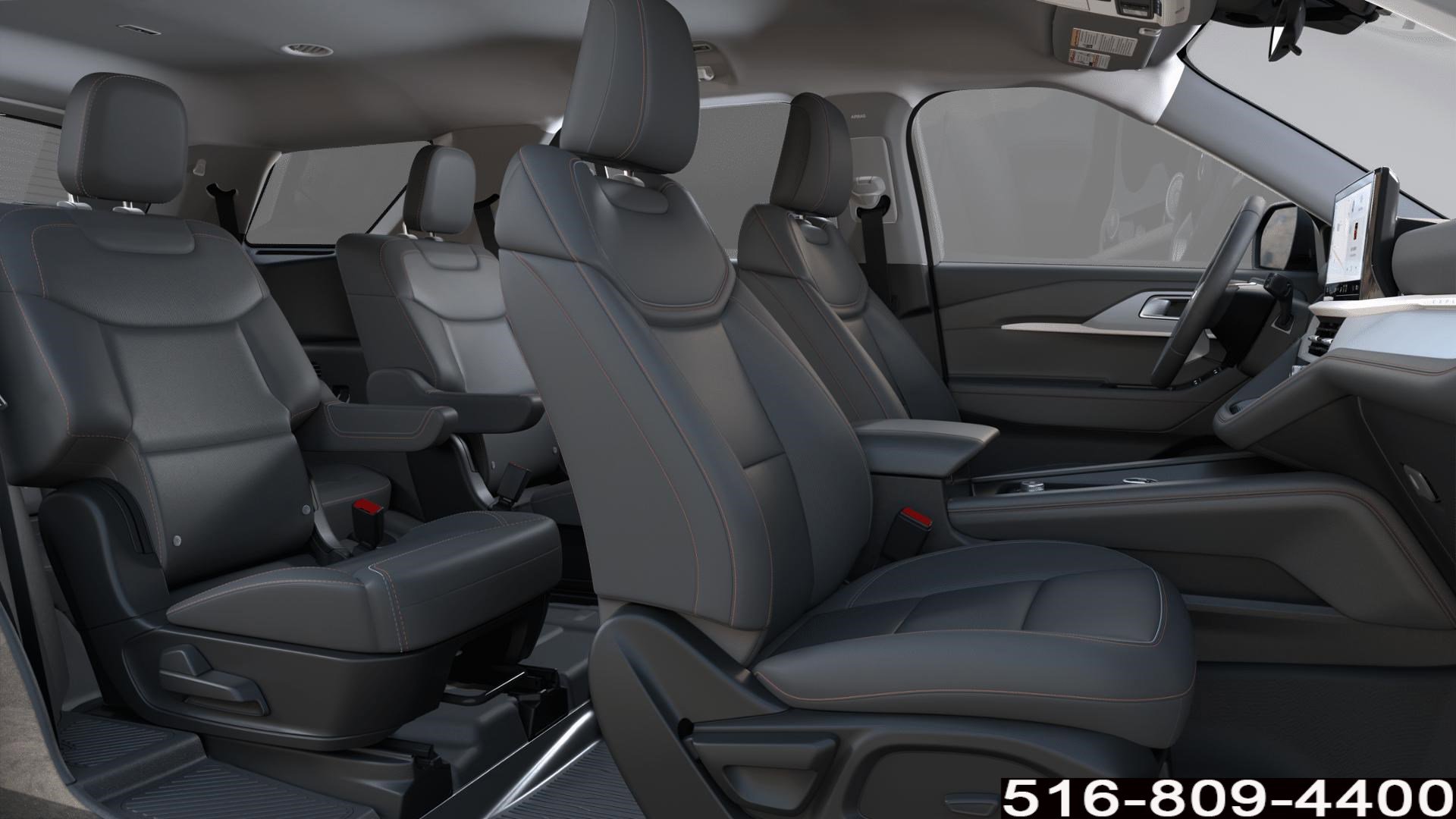 Used 2025 Ford Explorer Active AWD/4WD image 7