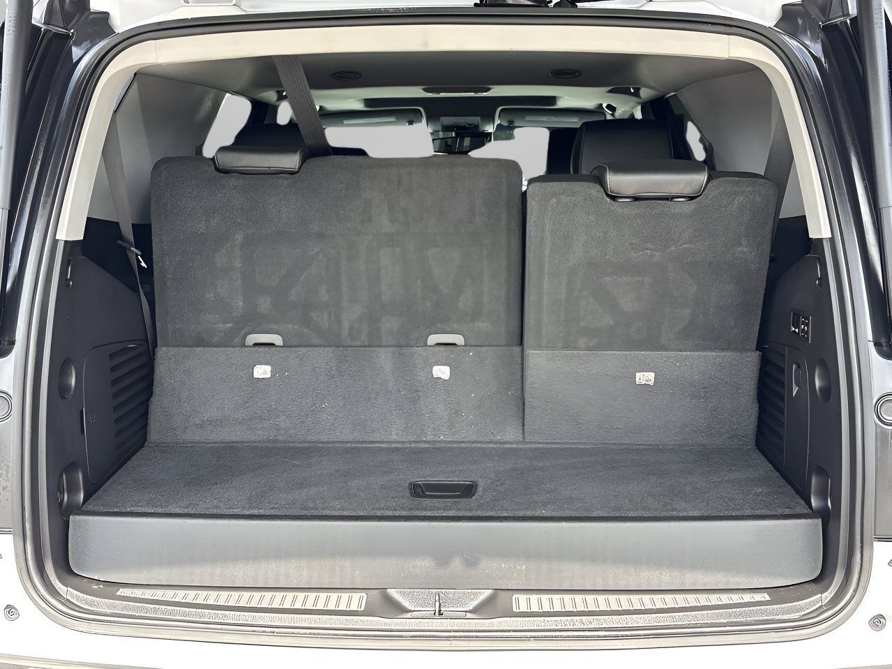 Used 2018 GMC Yukon SLT AWD/4WD image 8