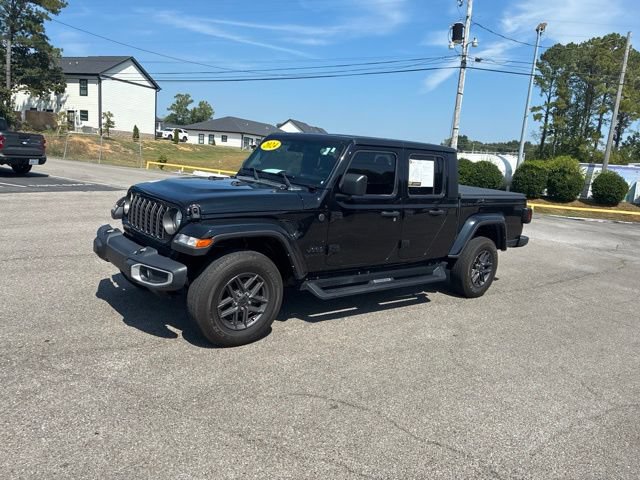 Used 2024 Jeep Gladiator Sport AWD/4WD image 14