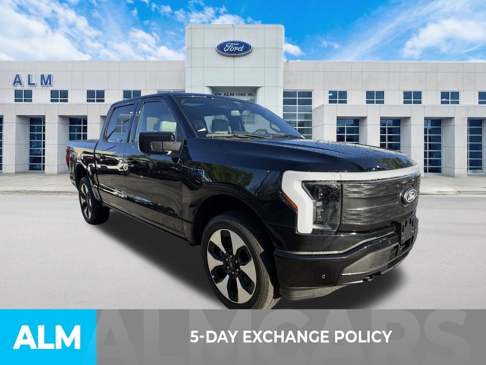 Used 2024 Ford F150 Lightning Platinum AWD/4WD image 3