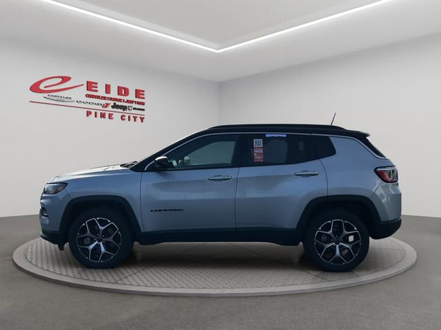 Used 2025 Jeep Compass Limited AWD/4WD image 2