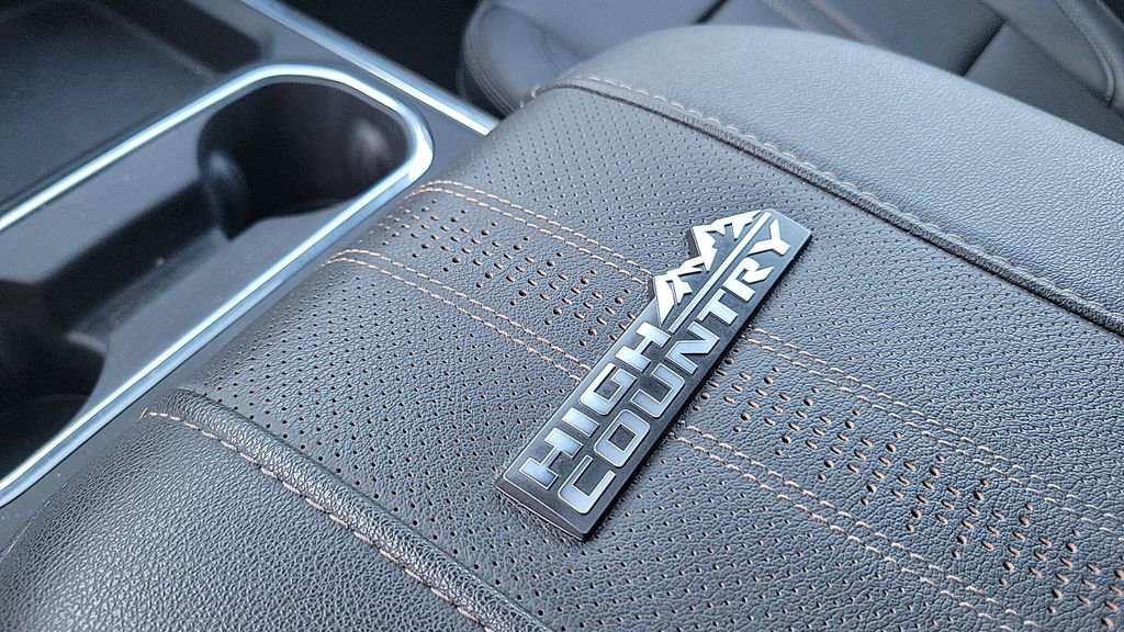 Used 2024 Chevrolet Silverado 2500 High Country w/ High Country Premium Package image 28