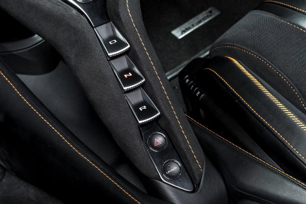 Used 2020 McLaren 720S Performance RWD image 25