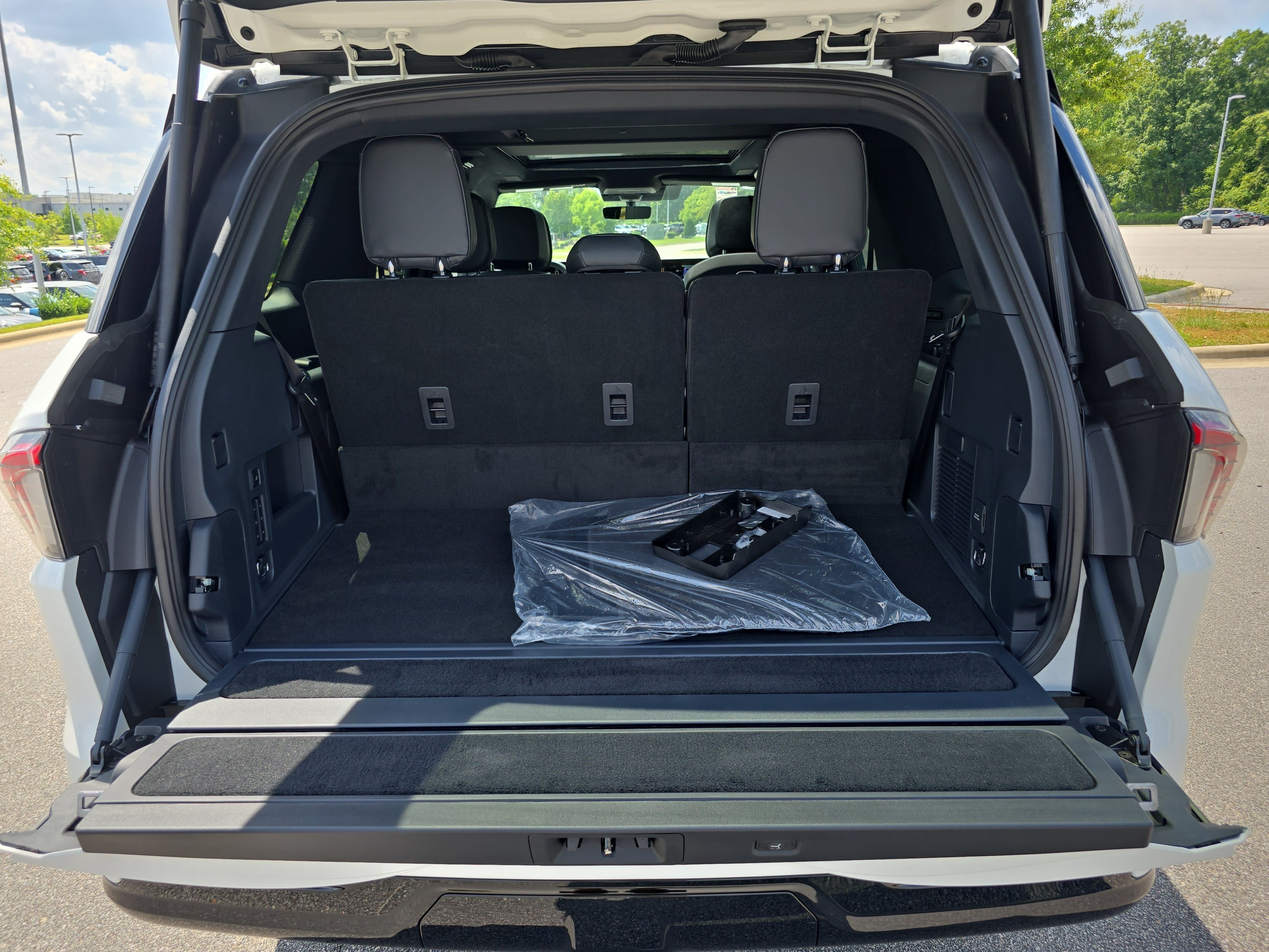 New 2027 Lincoln Navigator Reserve w/ Jet Appearance Package AWD/4WD image 14