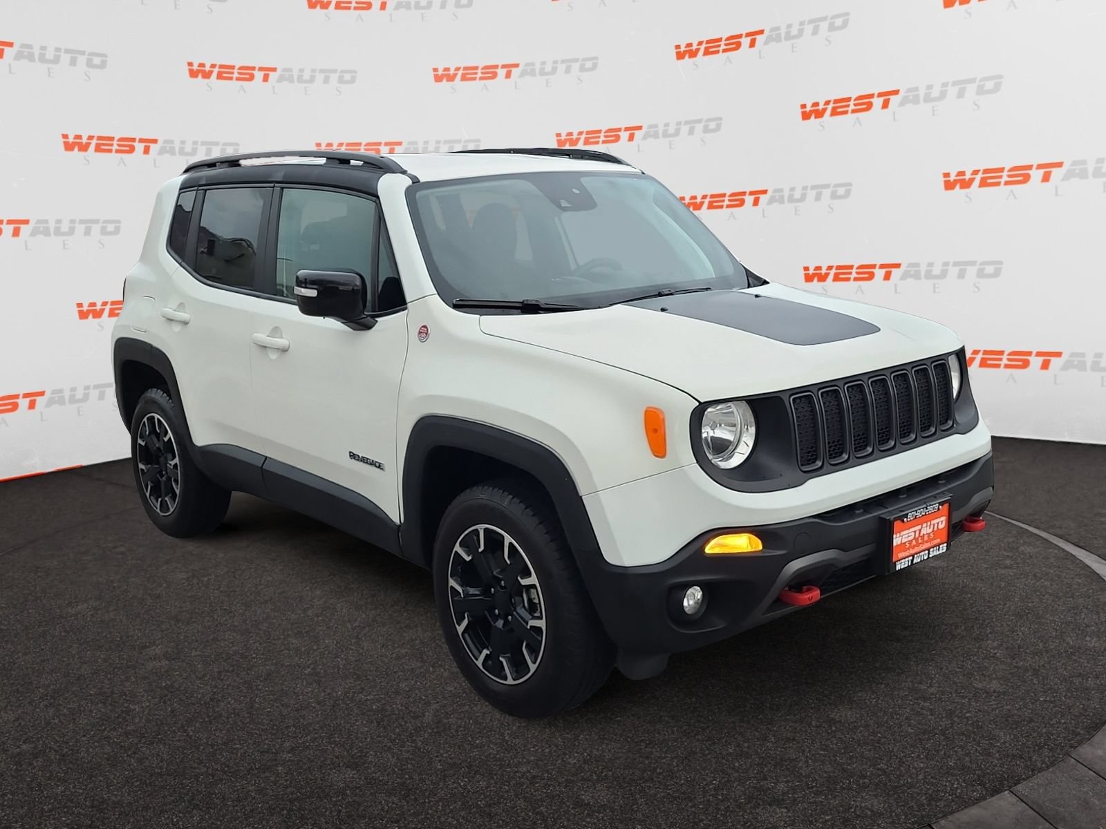 Used 2023 Jeep Renegade Trailhawk AWD/4WD image 7