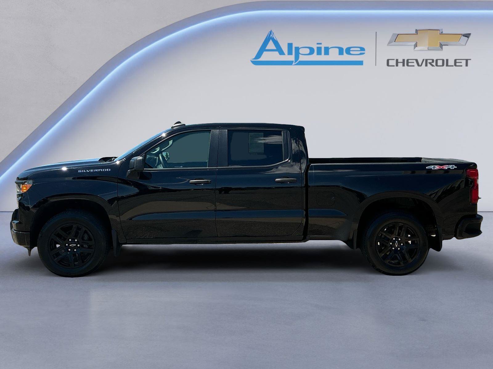 Used 2024 Chevrolet Silverado 1500 Custom AWD/4WD image 2