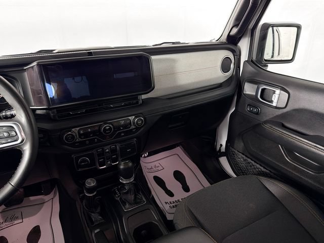 Used 2024 Jeep Wrangler Unlimited Sahara AWD/4WD image 22