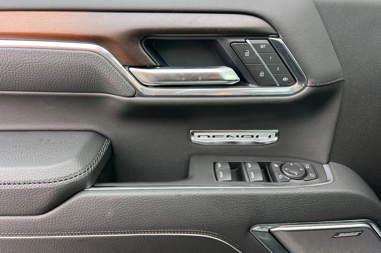 New 2026 GMC Sierra 1500 Denali w/ Denali Reserve Package image 9