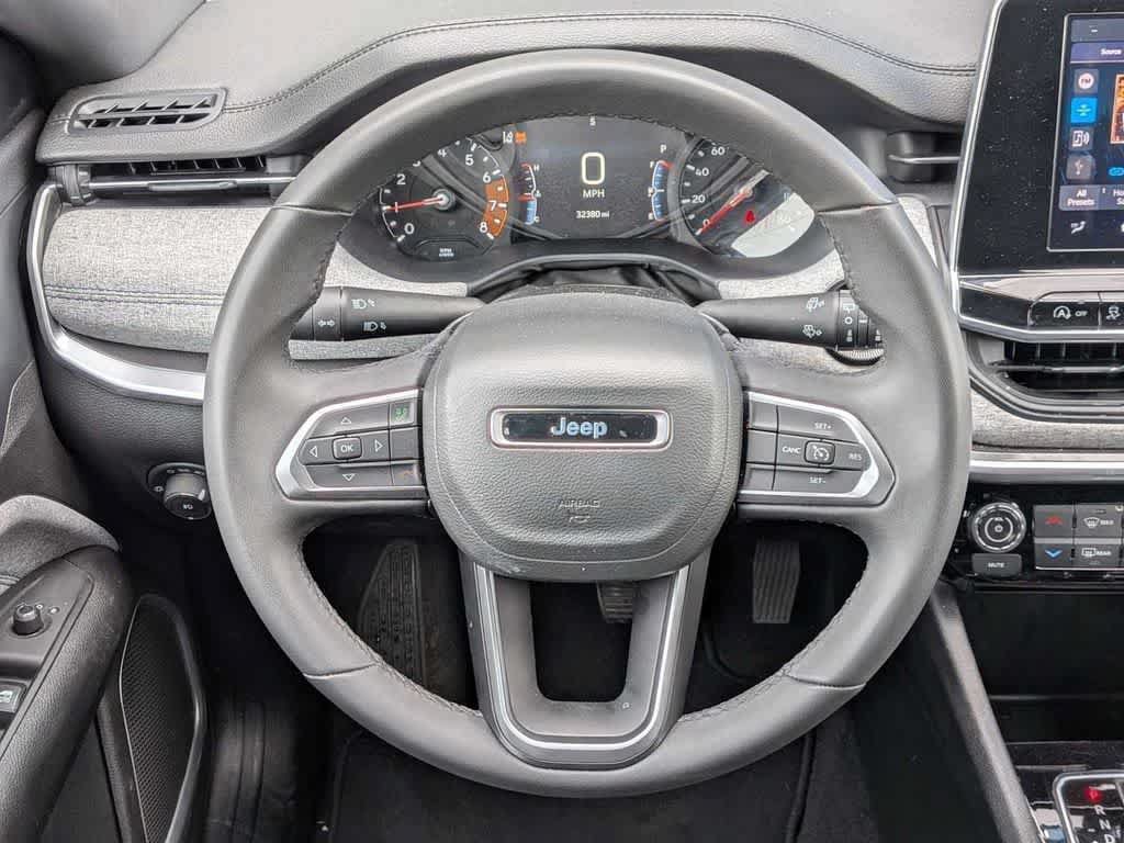Certified 2025 Jeep Compass Latitude AWD/4WD image 20