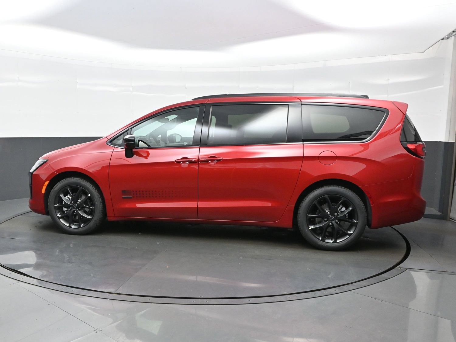 New 2027 Chrysler Pacifica Select FWD image 4