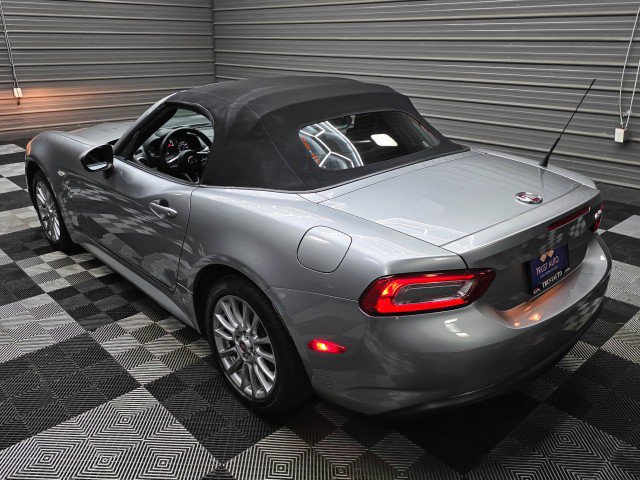 Used 2017 FIAT 124 Spider Classica RWD image 12