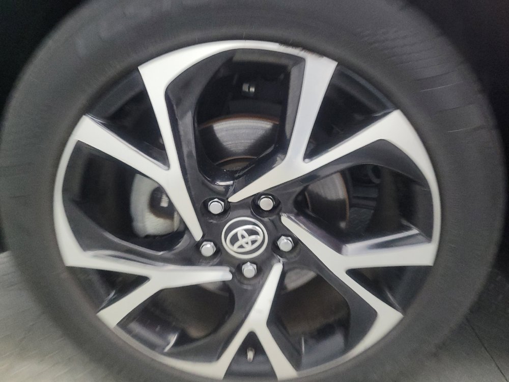 Used 2021 Toyota C-HR XLE FWD image 31