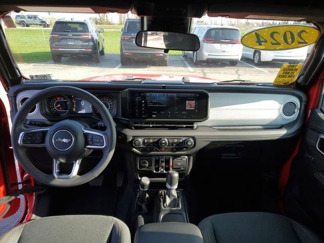 Used 2024 Jeep Wrangler Sahara image 25