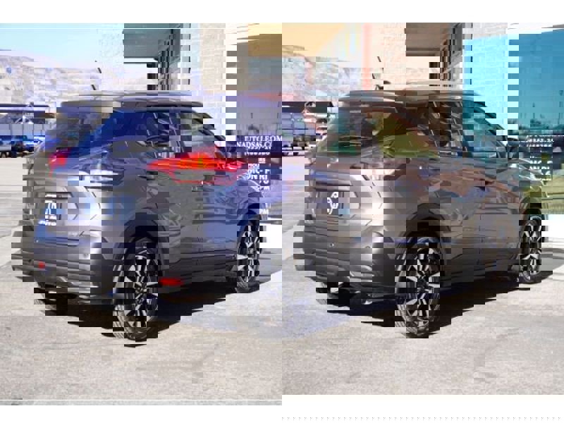 Used 2020 Nissan Kicks SV image 9