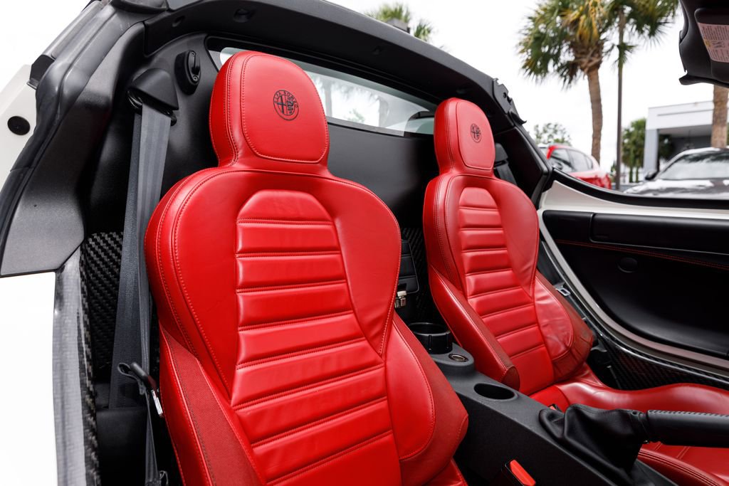 Used 2016 Alfa Romeo 4C Spider w/ Convenience Group - Spider RWD image 9