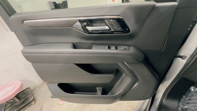 Used 2025 Chevrolet Tahoe LT image 34