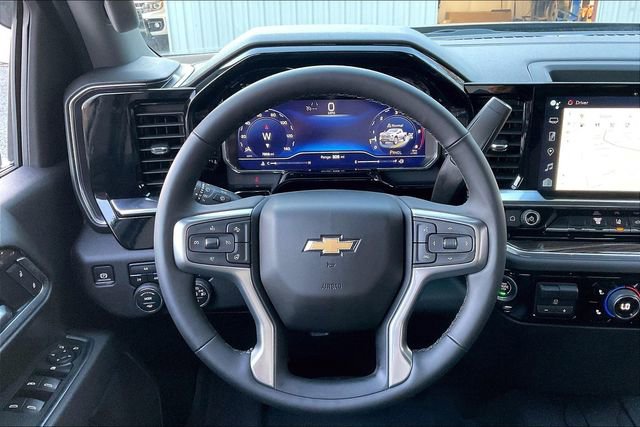 Used 2025 Chevrolet Silverado 2500 LT w/ Leather Package image 8