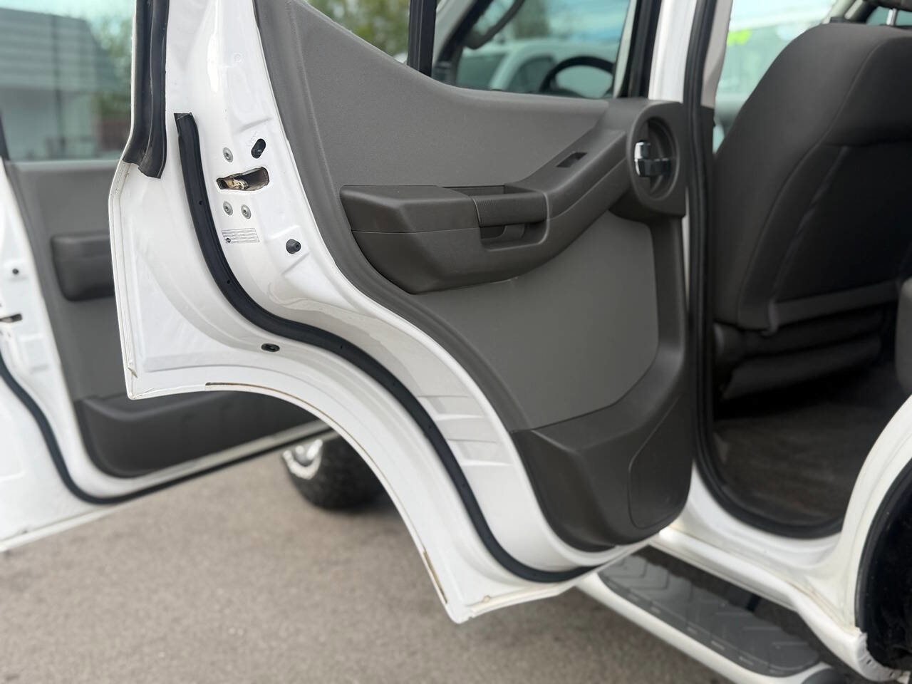 Used 2010 Nissan Xterra S image 90