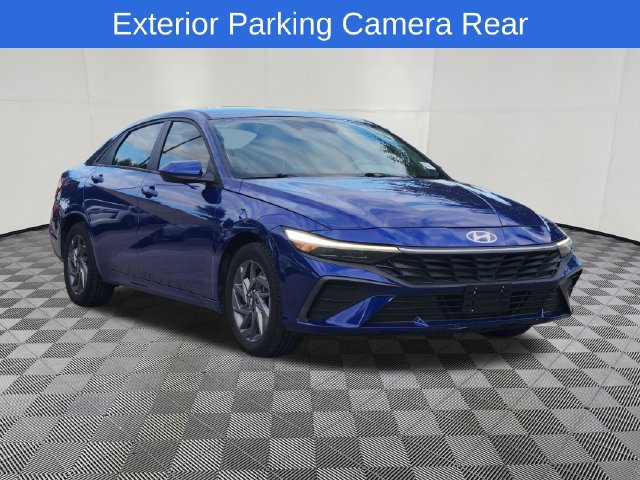 Used 2024 Hyundai Elantra Blue FWD image 3