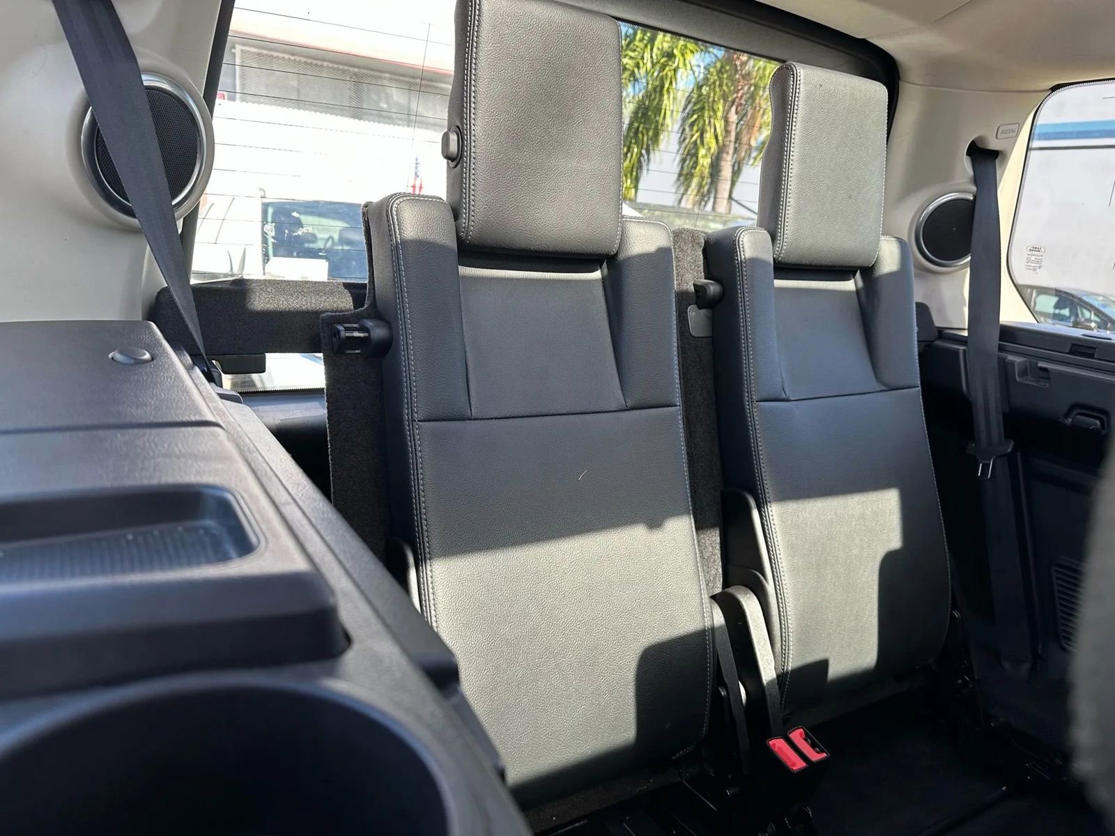 Used 2016 Land Rover LR4 HSE Silver Edition image 16